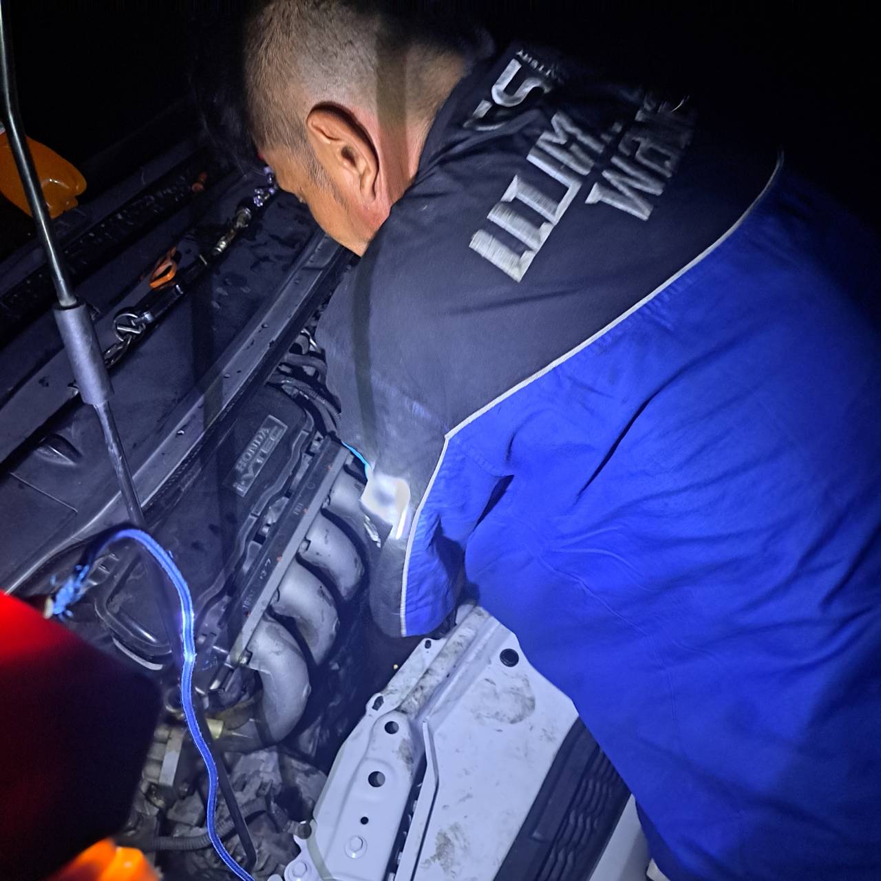 12 - https://ซ่อมรถ-แบตเตอรี่รถใกล้ฉัน.com | บริการซ่อมรถนอกสถานที่ 24 ชั่วโมง ครอบคลุมงานซ่อมทั่วไป เปลี่ยนแบตเตอรี่ เติมน้ำยาแอร์ ตรวจช่วงล่าง เปลี่ยนถ่ายน้ำมันเครื่อง และไดชาร์จ-ไดสตาร์ท ครบจบที่เดียว 12 - https://ซ่อมรถ-แบตเตอรี่รถใกล้ฉัน.com | บริการซ่อมรถนอกสถานที่ 24 ชั่วโมง ครอบคลุมงานซ่อมทั่วไป เปลี่ยนแบตเตอรี่ เติมน้ำยาแอร์ ตรวจช่วงล่าง เปลี่ยนถ่ายน้ำมันเครื่อง และไดชาร์จ-ไดสตาร์ท ครบจบที่เดียว