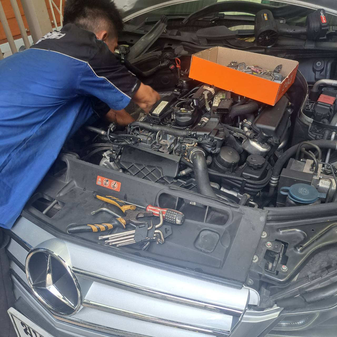 34 - https://ซ่อมรถ-แบตเตอรี่รถใกล้ฉัน.com | บริการซ่อมรถนอกสถานที่ 24 ชั่วโมง ครอบคลุมงานซ่อมทั่วไป เปลี่ยนแบตเตอรี่ เติมน้ำยาแอร์ ตรวจช่วงล่าง เปลี่ยนถ่ายน้ำมันเครื่อง และไดชาร์จ-ไดสตาร์ท ครบจบที่เดียว 34 - https://ซ่อมรถ-แบตเตอรี่รถใกล้ฉัน.com | บริการซ่อมรถนอกสถานที่ 24 ชั่วโมง ครอบคลุมงานซ่อมทั่วไป เปลี่ยนแบตเตอรี่ เติมน้ำยาแอร์ ตรวจช่วงล่าง เปลี่ยนถ่ายน้ำมันเครื่อง และไดชาร์จ-ไดสตาร์ท ครบจบที่เดียว